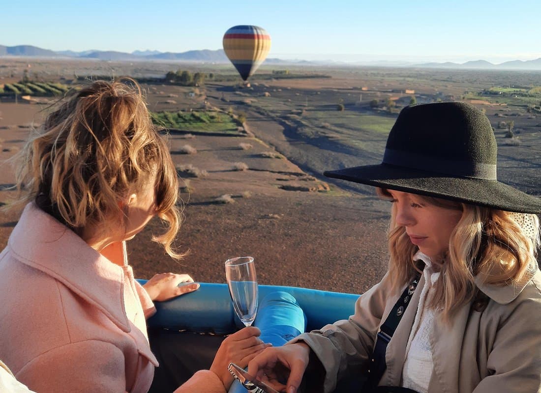 La Journée Agafay Complète : Montgolfière, Quad, Dromadaire & Dîner Spectacle