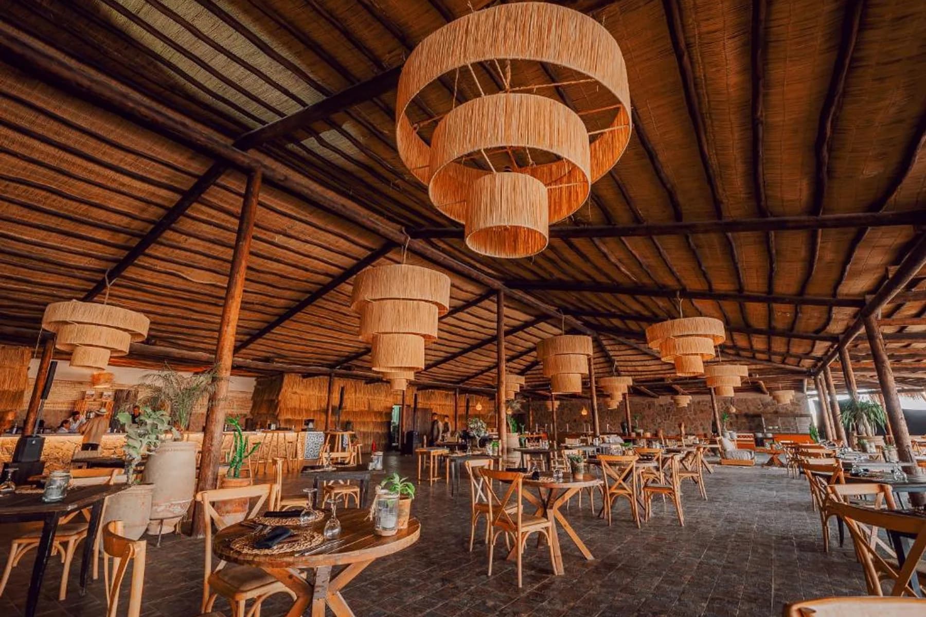 Piscine ou dîner spectacle : quelle formule choisir ? — Camp Agafay